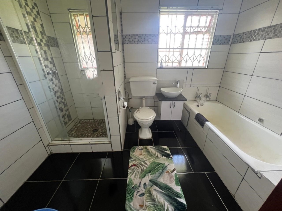  Bedroom Property for Sale in Vaalpark Free State
